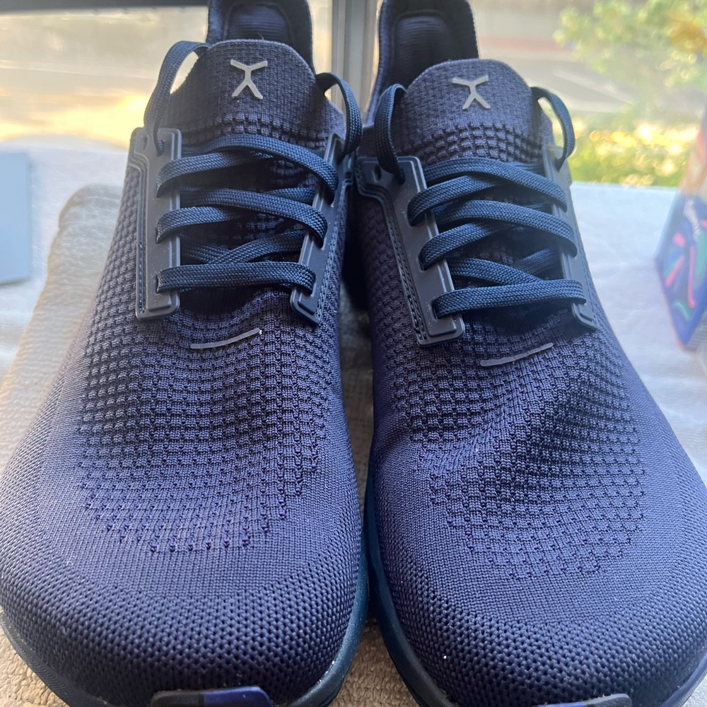 Flux Footwear (Adapt Runner), Men, size 10